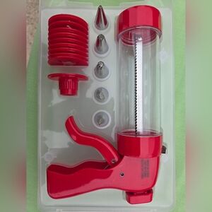 Red Cookie Press Kit NWOT